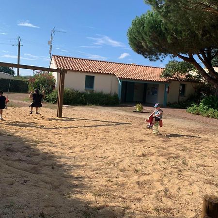 Camping Le Ragis Challans Buitenkant foto