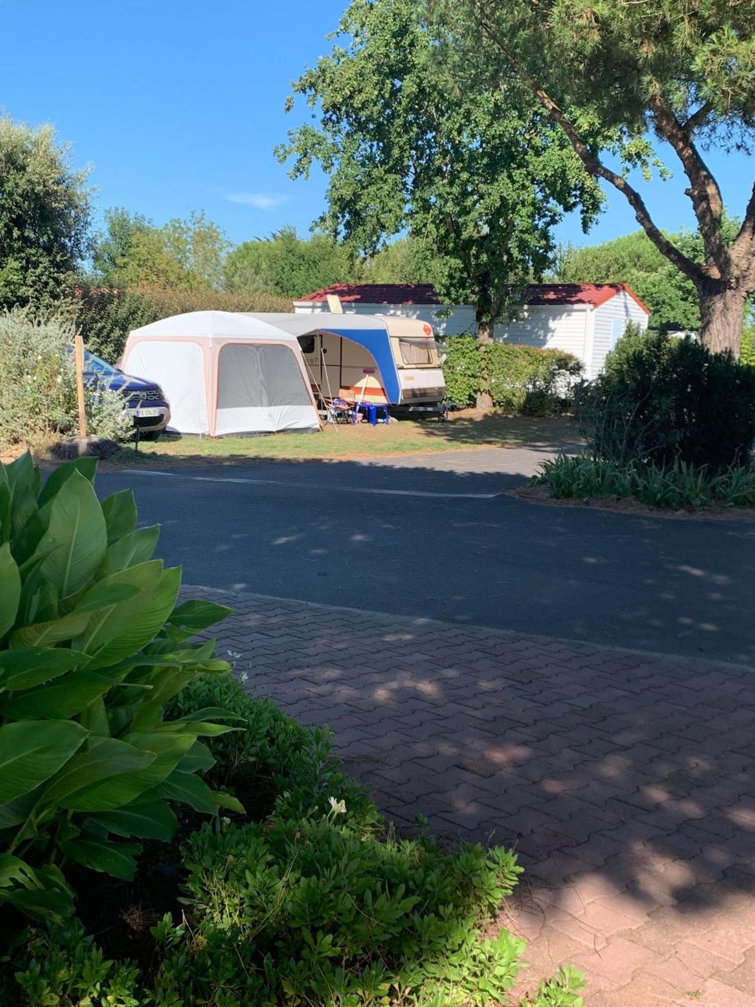 Camping Le Ragis Challans Buitenkant foto