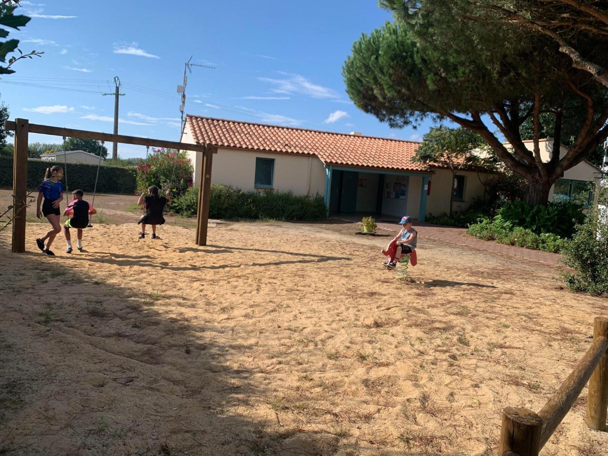 Camping Le Ragis Challans Buitenkant foto